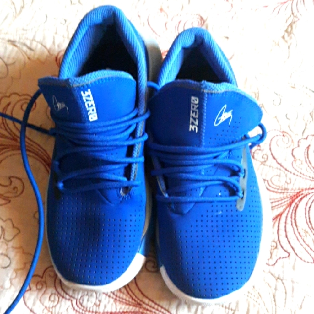 Boys shoes